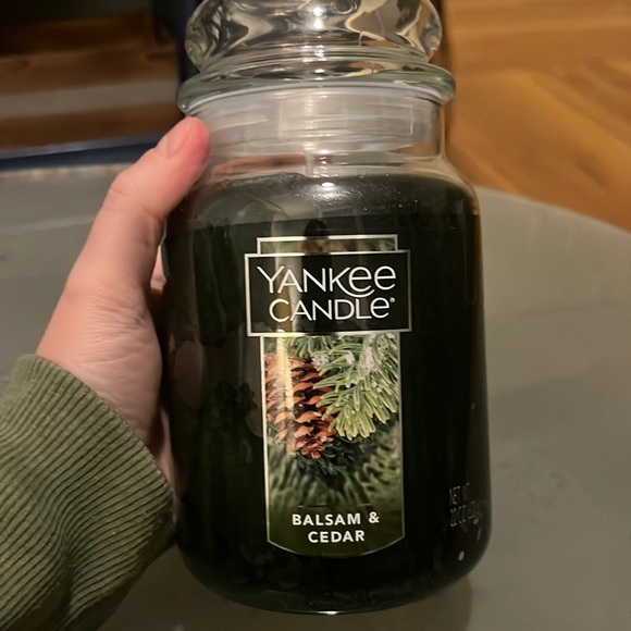 balsam and cedar candle - Picture 1 of 3